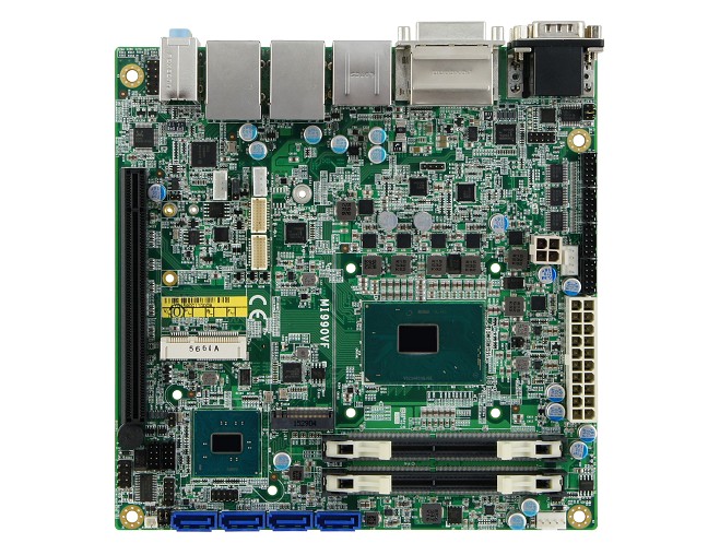 Материнская плата формата Mini-ITX с процессором Intel Xeon/Core 6-го поколения